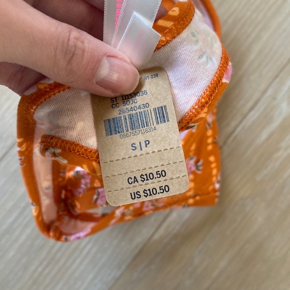 2 Pairs of PINK Victoria’s Secret Panties - Picture 7 of 7